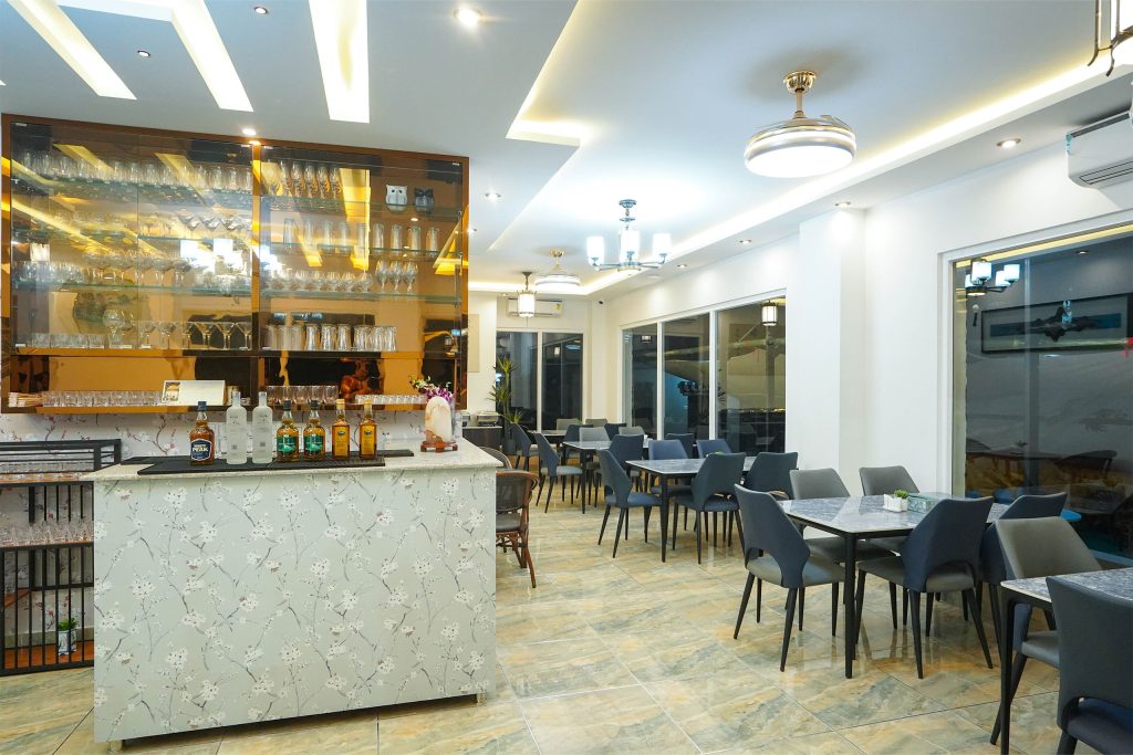 bar